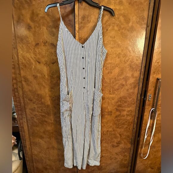 Striped Sleeveless jumpsuit - Picture 1 of 6
